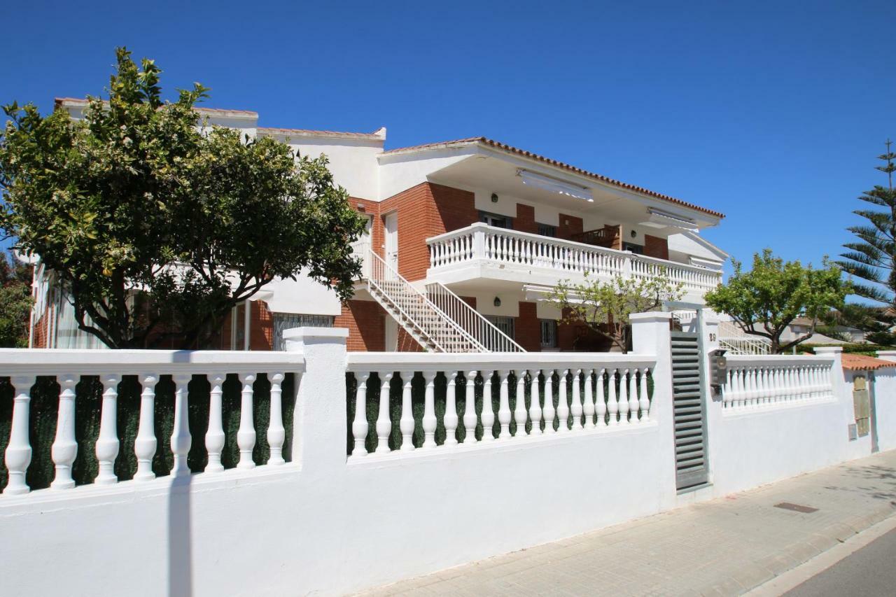 Casa Rosales 5 Apartment กัมบริลส์ ภายนอก รูปภาพ