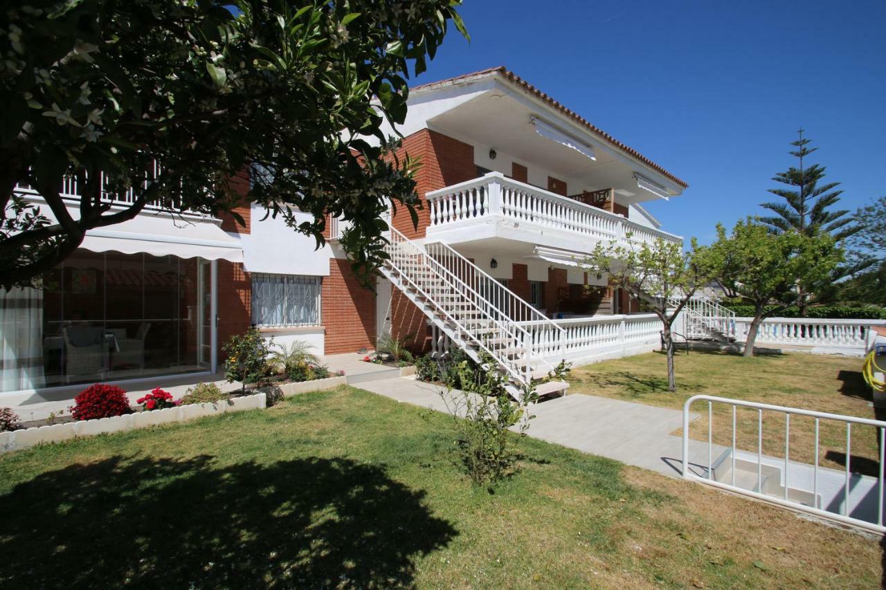 Casa Rosales 5 Apartment กัมบริลส์ ภายนอก รูปภาพ